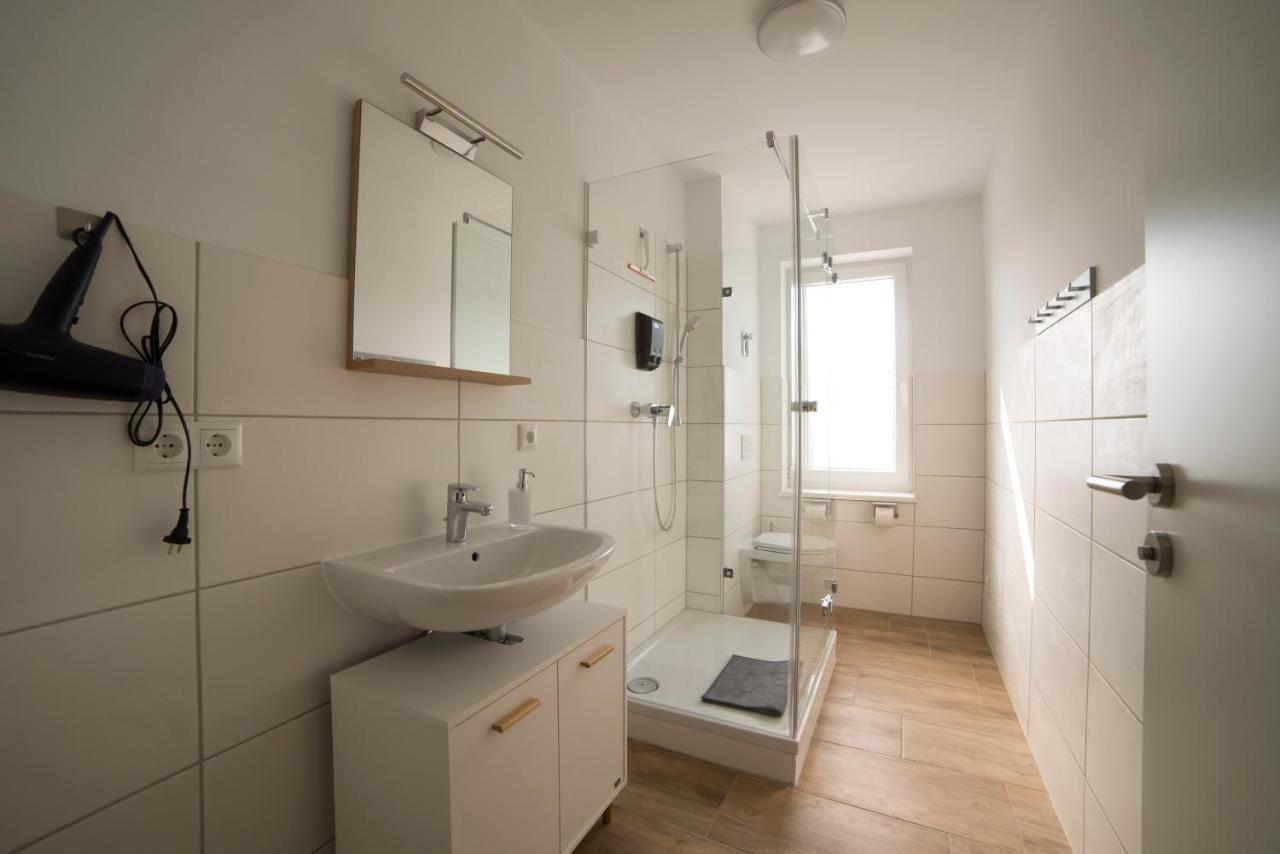 Schoene Grosse Ferienwohnung 79M2 Und 2 Baeder, Zentrumnah, 2Og Erfurt Exterior foto