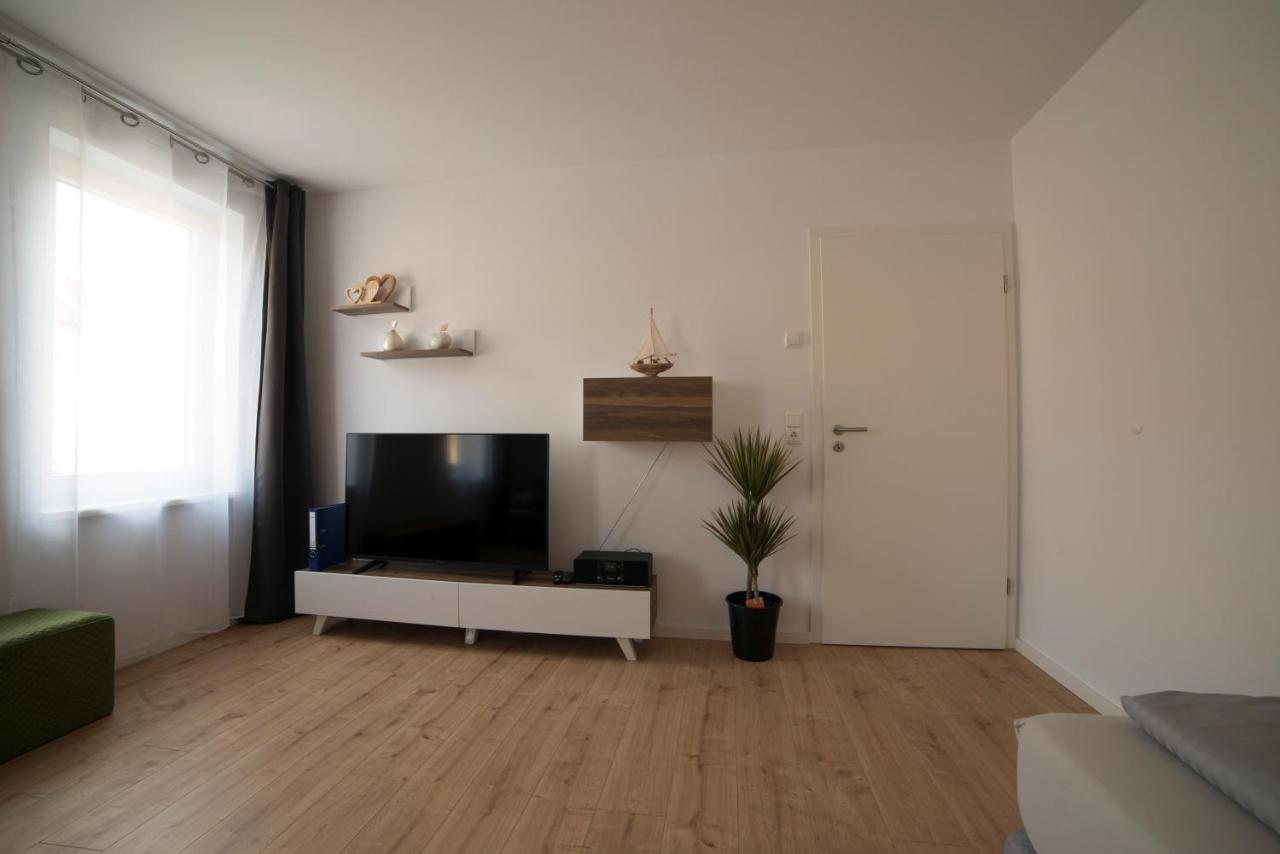 Schoene Grosse Ferienwohnung 79M2 Und 2 Baeder, Zentrumnah, 2Og Erfurt Exterior foto