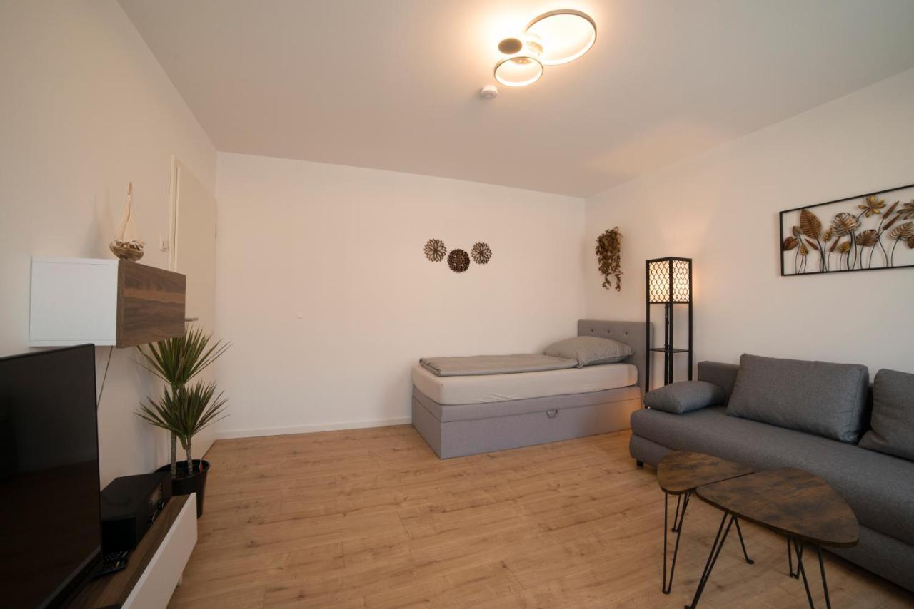 Schoene Grosse Ferienwohnung 79M2 Und 2 Baeder, Zentrumnah, 2Og Erfurt Exterior foto