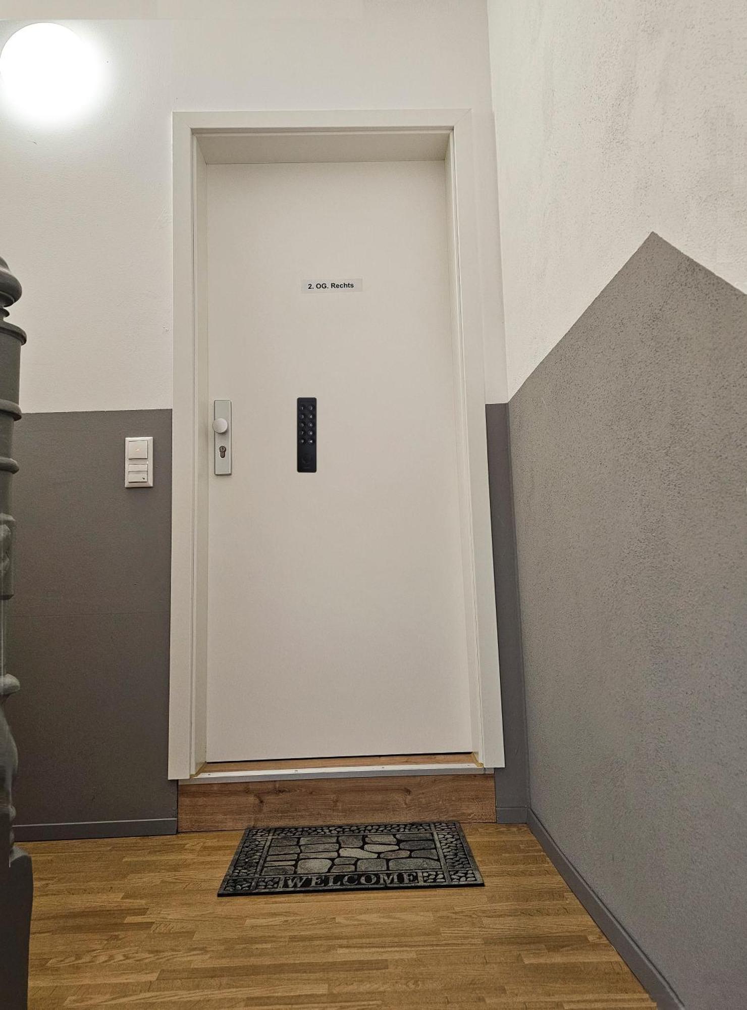 Schoene Grosse Ferienwohnung 79M2 Und 2 Baeder, Zentrumnah, 2Og Erfurt Exterior foto